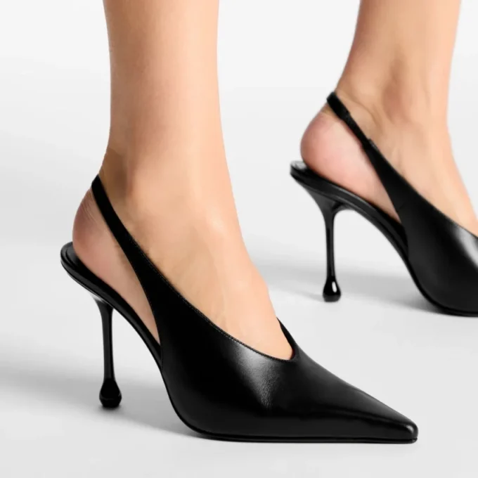 Isa 95 Black Leather Pumps